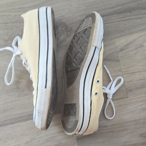 Converse All Star Pale Yellow Canvas Shoes - Picture 5 of 7